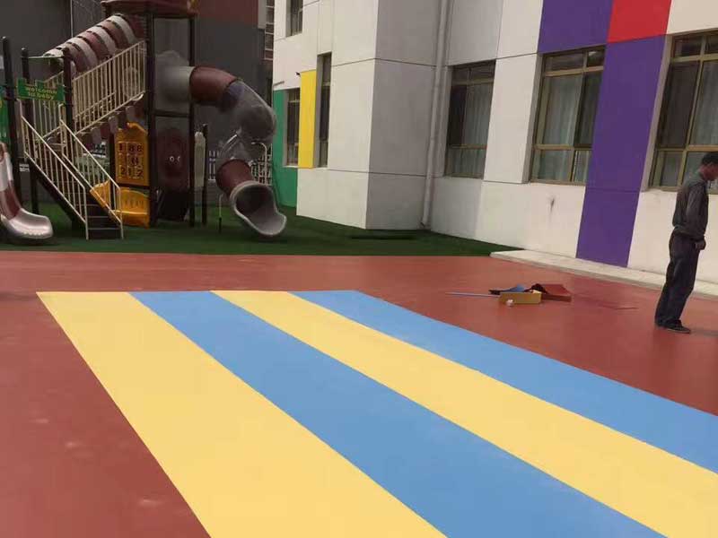 細分幼兒園塑膠地麵市場，找尋更多機會