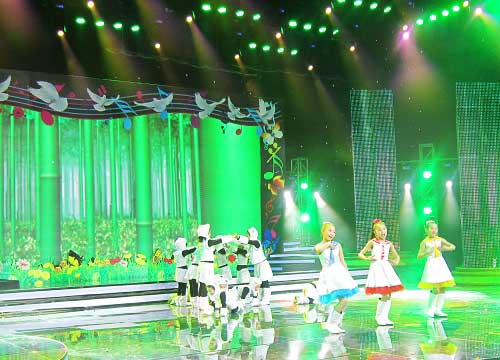 北京2013年央視少兒春晚舞台黄瓜视频在线看